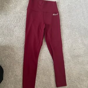 Echt red scrunch butt leggings